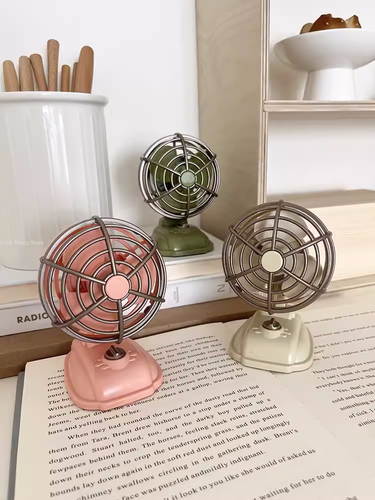 Retro Desktop Small Fan USB Ch - Office Furniture Loft recension och pris